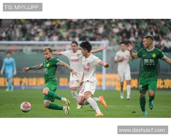 西安足球队意识争议引发热议球迷对球队表现和管理的不同看法